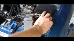 Gdzie jest przekaźnik wentylatora chłodnicy w Peugeot Partner? Sprawdź teraz