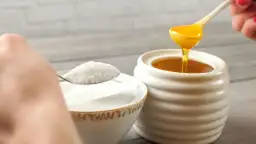 Jak odmierzyć 200 g miodu? Szklanki, łyżki i kuchenne triki