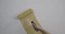 Ile potrzeba farby do malowania pokoju? Uniknij zbędnych kosztów