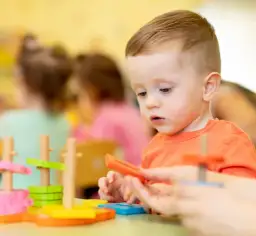 Kiedy można oddać dziecko do żłobka? Kluczowe informacje dla rodziców