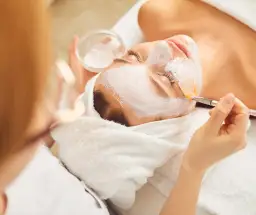 Jogurt na twarz codziennie - odkryj jego niezwykłe korzyści dla skóry