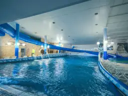 Basen z falą i zjeżdżalniami w Hotelu Gołębiewski Białystok. Sprawdź hotel gołębiewski białystok ceny i zaplanuj rodzinny wypoczynek.