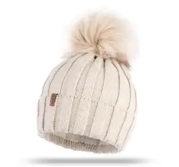 Wypierz czapkę z pomponem bez ryzyka! Sekrety puszystego pompona.
