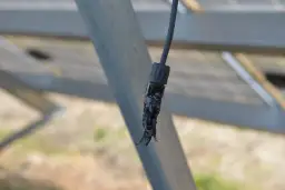 Co to są stringi fotowoltaika i dlaczego są kluczowe dla wydajności?