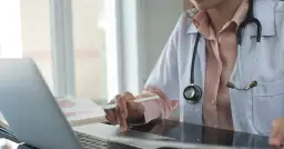 L4 w weekend płatne? Tak! Poznaj zasady, oblicz i uniknij pułapek