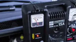 Ile amper powinien mieć prostownik, aby uniknąć uszkodzenia akumulatora?