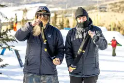 Najlepsze skarpety na narty: uniknij zimna i dyskomfortu na stoku