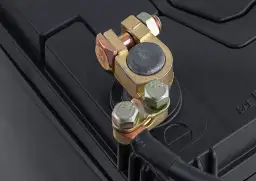 Czy odłączać akumulator podczas spawania? Poznaj ważne zasady bezpieczeństwa