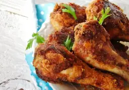 Ile się piecze ćwiartki z kurczaka, aby były soczyste i chrupiące?