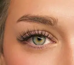 Rzęsy do przedłużania: Ranking marek i wybór dla profesjonalistek