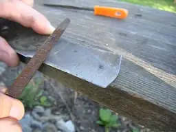 Gdzie naostrzyć nóż do kosiarki, aby uniknąć kosztownych napraw