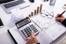 Gdzie się płaci podatek od nieruchomości? Sprawdź łatwe metody płatności