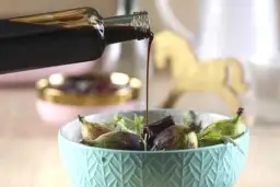 Jak wykorzystać ocet balsamiczny malinowy w kuchni - sprawdzone sposoby