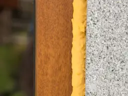 Czym umyć ręce po piance montażowej? Skuteczne i bezpieczne metody