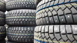 Opony zimowe: jak długo? Wiek, bieżnik, przepisy i Twoje bezpieczeństwo