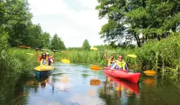 Spływ Czarną Hańczą z Augustowa: Twój Plan na Przygodę