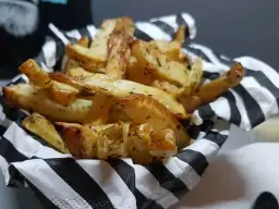 Czym przyprawić frytki, aby zyskały wyjątkowy smak i aromat?