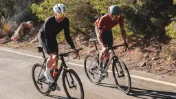 Jak zostać kolarzem szosowym: praktyczny poradnik dla początkujących