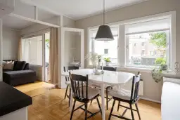 Czyszczenie skórzanej kanapy: poradnik eksperta. Uniknij błędów!