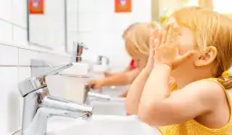 Ile opiekunek w przedszkolu? Kluczowe przepisy i normy dla rodziców