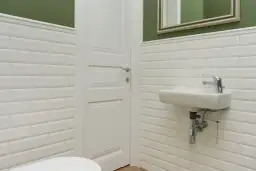 Czym pomalować kafelki ścienne, aby uzyskać trwały efekt?