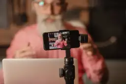 Jak łatwo podłączyć kamerę z telefonu do komputera – proste kroki i porady