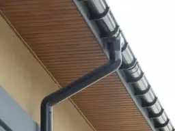 Jak uniknąć błędów przy montażu podbitki i elewacji?