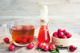 Domowa nalewka z żurawiny: Prosty przepis krok po kroku