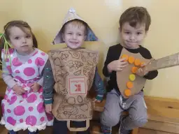 Jak zrobić strój ekologiczny dla chłopca z recyklingu i kreatywnych materiałów