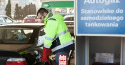 CNG i hybryda – co to jest i jak wpływają na środowisko?
