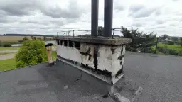 Jak naprawić pęknięty komin z cegły i uniknąć kosztownych szkód