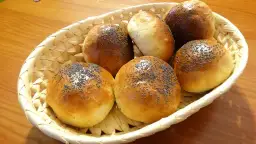 Przepis na ciasto drożdżowe na bułki, które zawsze się udaje