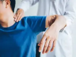 Wybity bark: 7 alarmujących objawów, których nie ignoruj