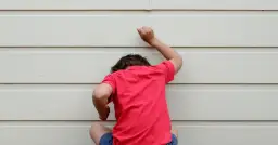 Autyzm u 4-latka: Jak rozpoznać wczesne objawy i co robić dalej?