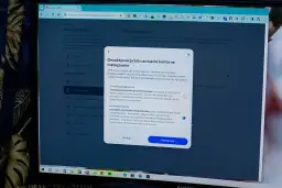Okno dialogowe na ekranie komputera z opcjami dezaktywacji lub usunięcia konta na Instagramie.