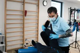 Kiedy rehabilitacja po artroskopii kolana? Kluczowe informacje i etapy