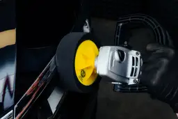 Na czym polega polerowanie samochodu i jak uniknąć najczęstszych błędów