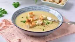 Niezwykły duet smaków w kremie z białych warzyw i gruszki na obiad