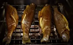 Pstrąg wędzony w domu: sekrety idealnego smaku krok po kroku