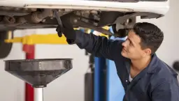 Ile trwa wymiana oleju w skrzyni automatycznej? Sprawdź, co wpływa na czas