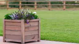 Jak zrobić drewnianą donicę - proste kroki do pięknego ogrodu
