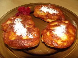 Racuchy budyniowe z jabłkami – idealny deser dla każdego smakosza