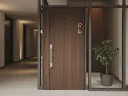 Jakie drzwi do mieszkania wybrać, aby zapewnić bezpieczeństwo i komfort?