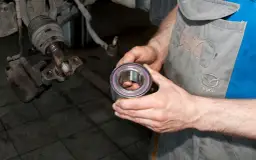 Ile kosztuje wymiana łożyska amortyzatora? Sprawdź, co wpływa na cenę