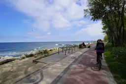 Trasa rowerowa Kołobrzeg Dźwirzyno – poznaj ukryte atrakcje i porady