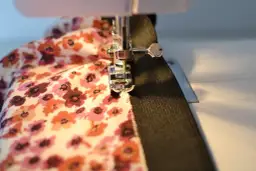 Jak zwęzić spódnicę na gumce? 4 metody DIY, efekt jak od krawcowej!