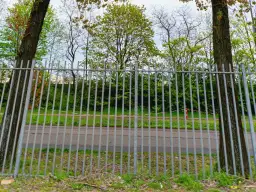 Ogrodzenie: 2,20 m bez formalności? Uniknij kar!