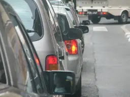 Jak dojechać na cmentarz mania w Łodzi - uniknij korków i problemów z parkowaniem