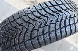 Opony bieżnikowane: Ranking producentów i jak wybrać najlepsze?