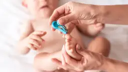 Jak obcinać dziecku paznokcie u nóg bez stresu i bezpiecznie